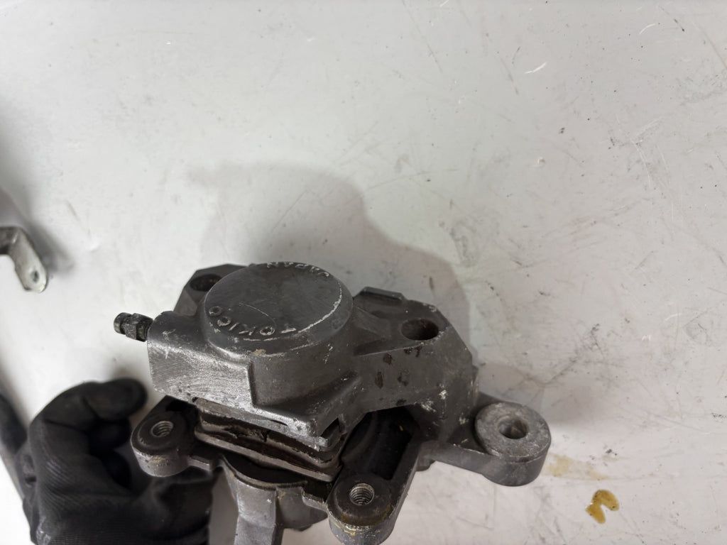 Suzuki GSX-R 1100 W GU75C Bremsanlage Bremse Brake Sattel Pumpe hinten back