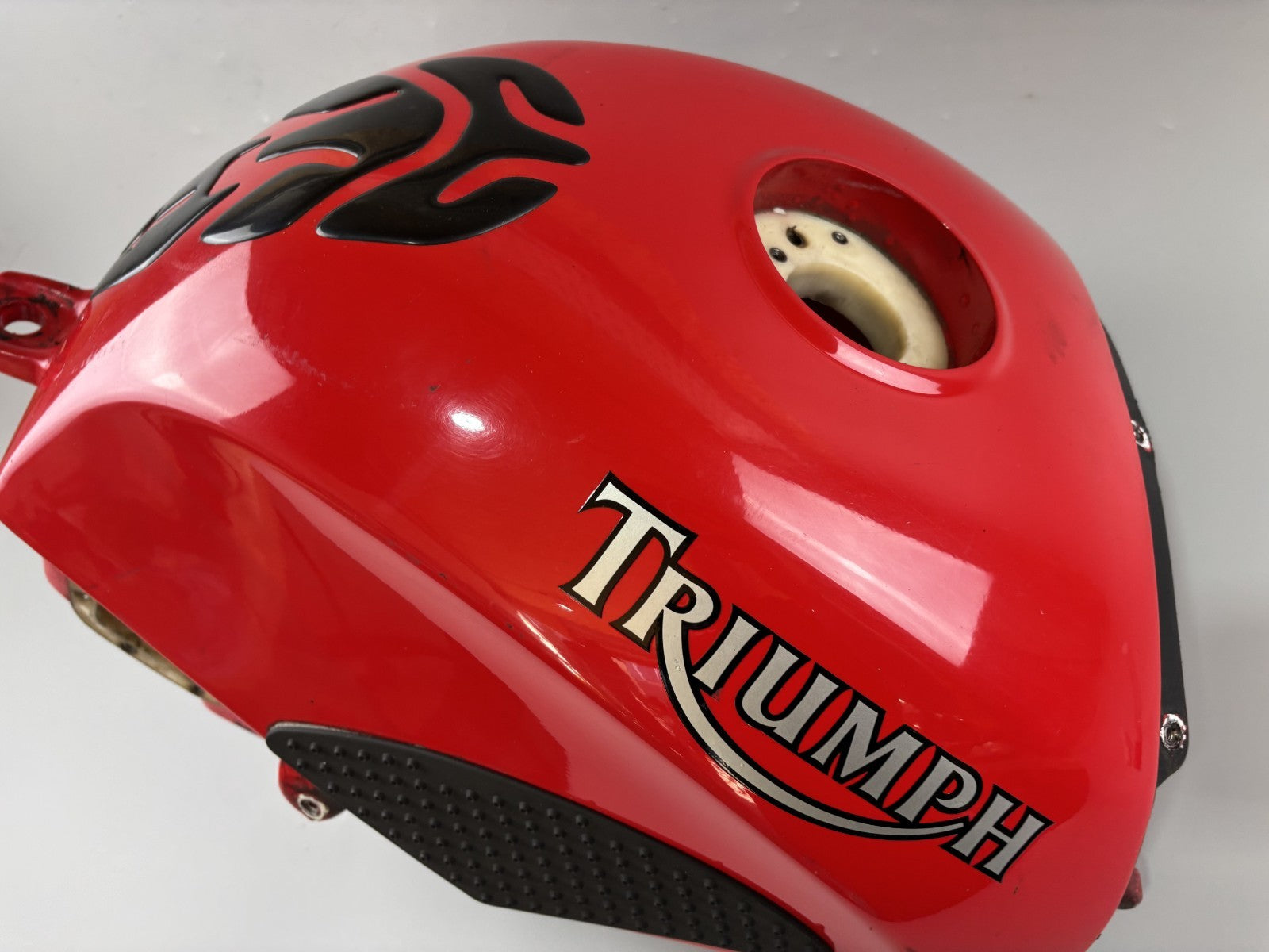 Triumph Daytona 955 T 595 Tank Benzintank Fuel Gas Gasoline Kraftstofftank
