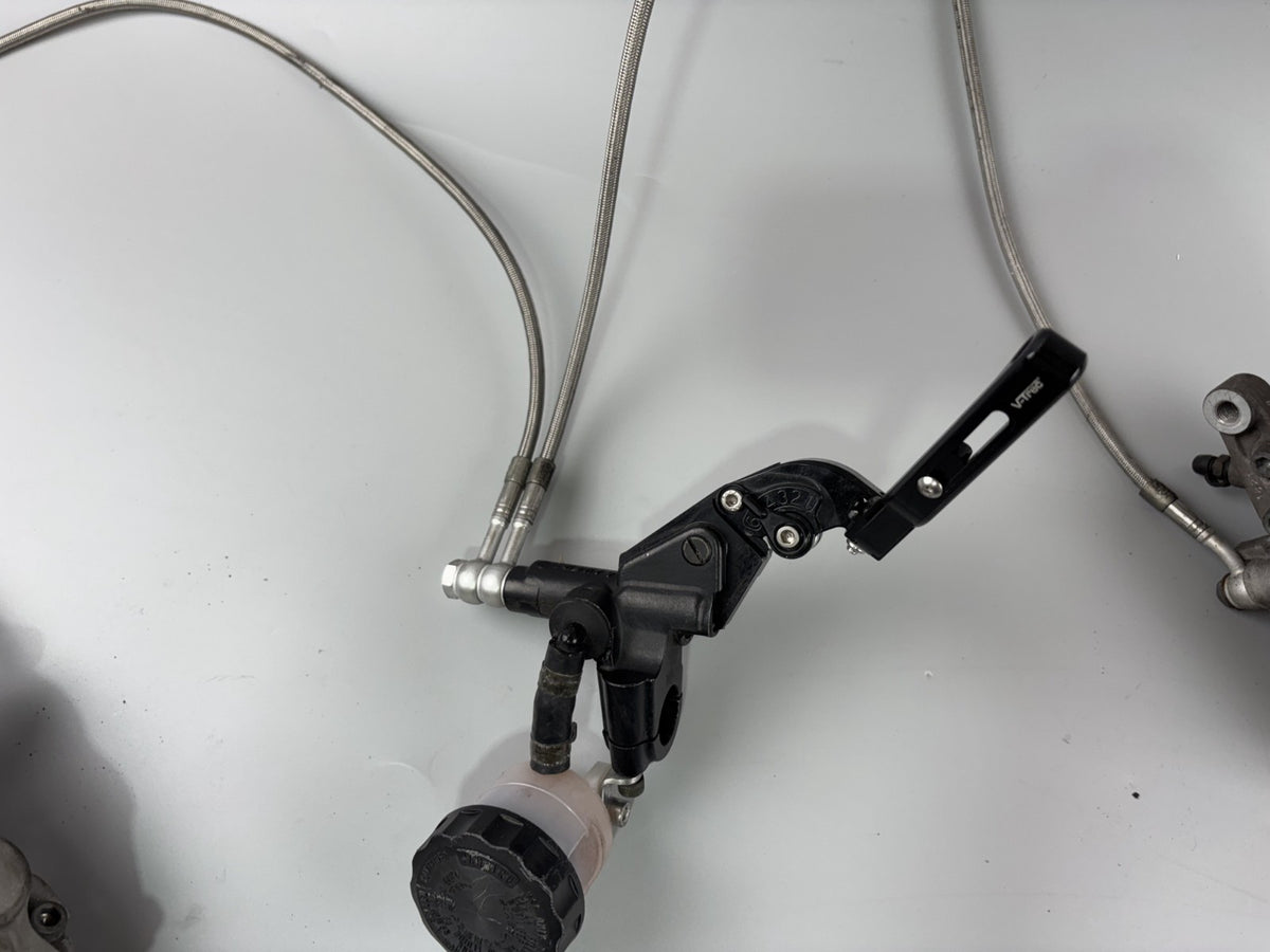 Kawasaki ZX6R ZX636 A 2002 Bremsanlage Bremse Brake Sattel Pumpe vorne front