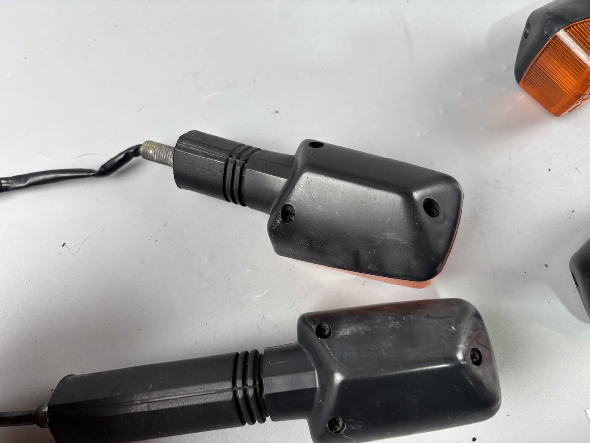 Suzuki GSF600 GN77B Blinkerset Blinkerpaar Turn Signal Lighters vorne hinten