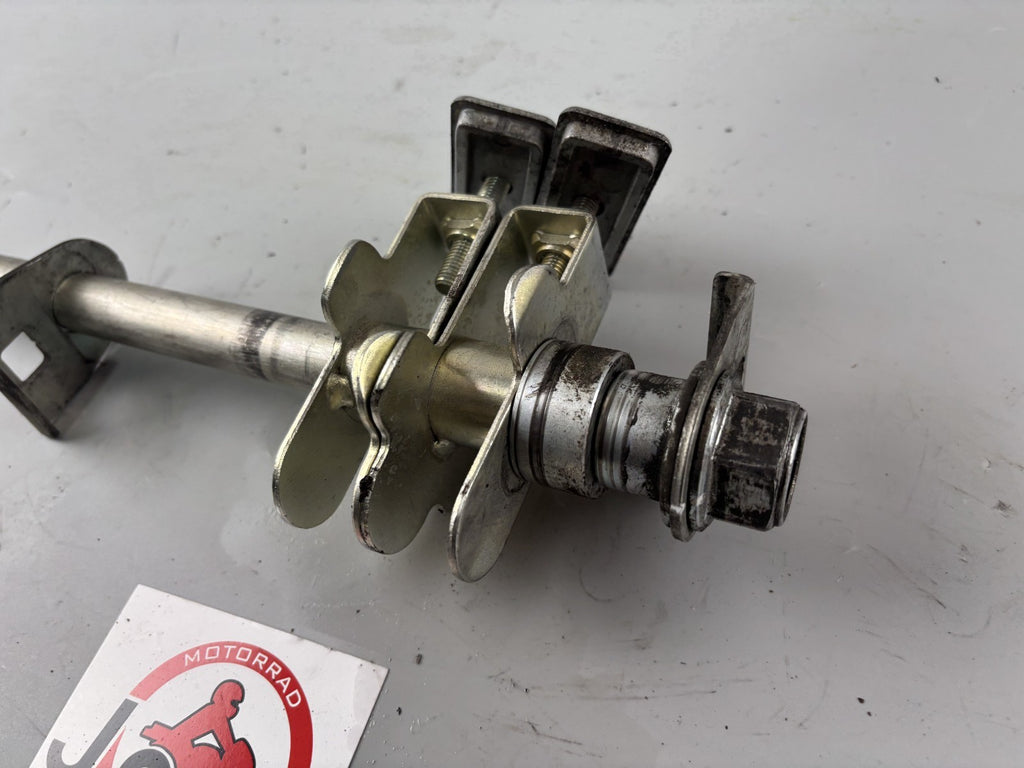 Suzuki GSX 650 F FA WVCJ Achse Hinterradachse Steckachse Kettenspanner