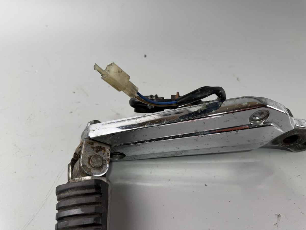 Kawasaki ZL600 Eliminator Fußrastenanlage Foot Step Hangers rechts right