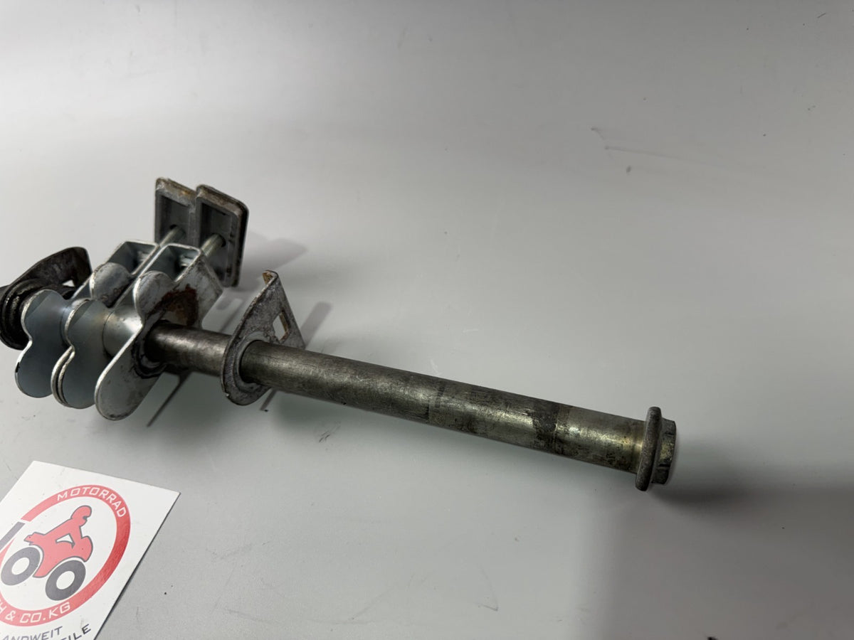Suzuki GSF600 GN77B Bandit Achse Hinterradachse Kettenspanner