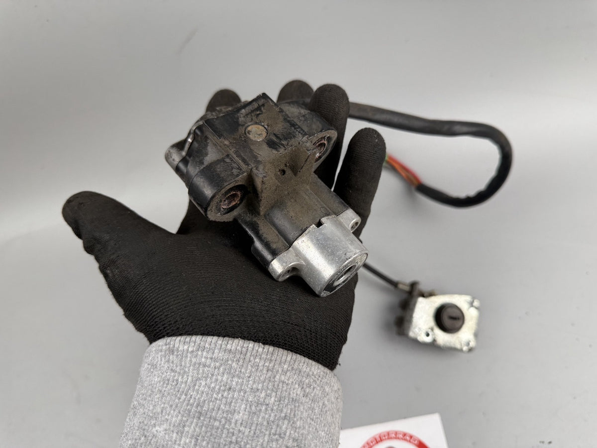 Suzuki GSX 750 AE Inazuma Schlosssatz Key Zündschloss Tankschloss Lock