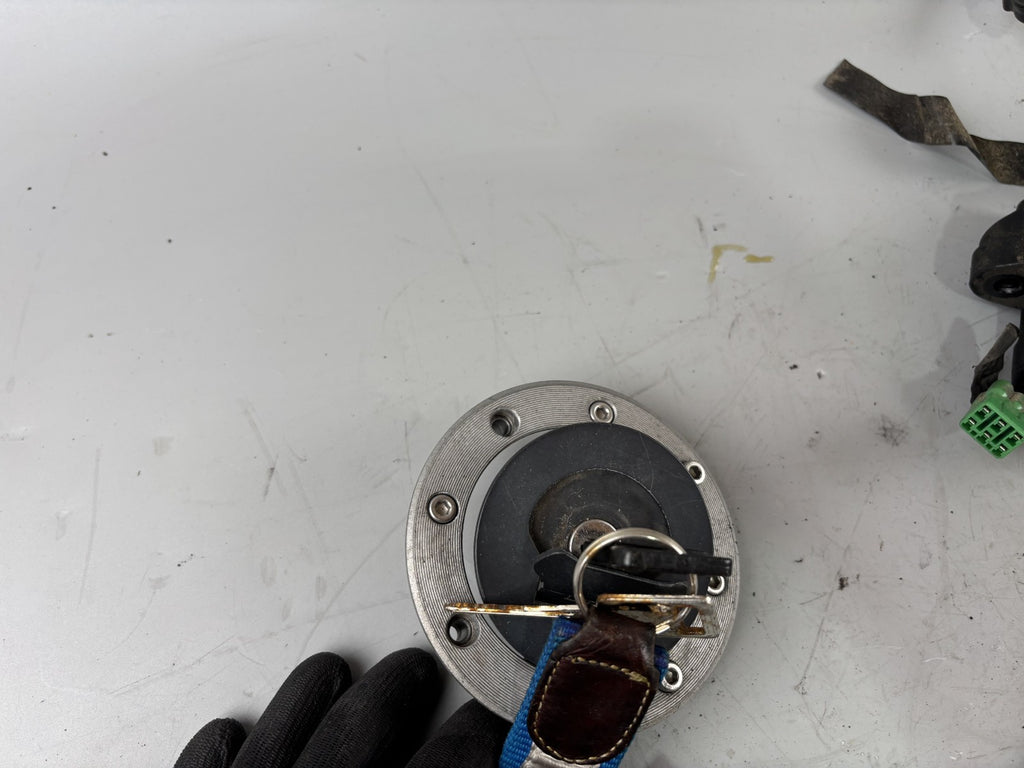 Suzuki GSX-R 1100 W GU75C Schlosssatz Key Lock Sitzbank Zündschloss Tankschloss