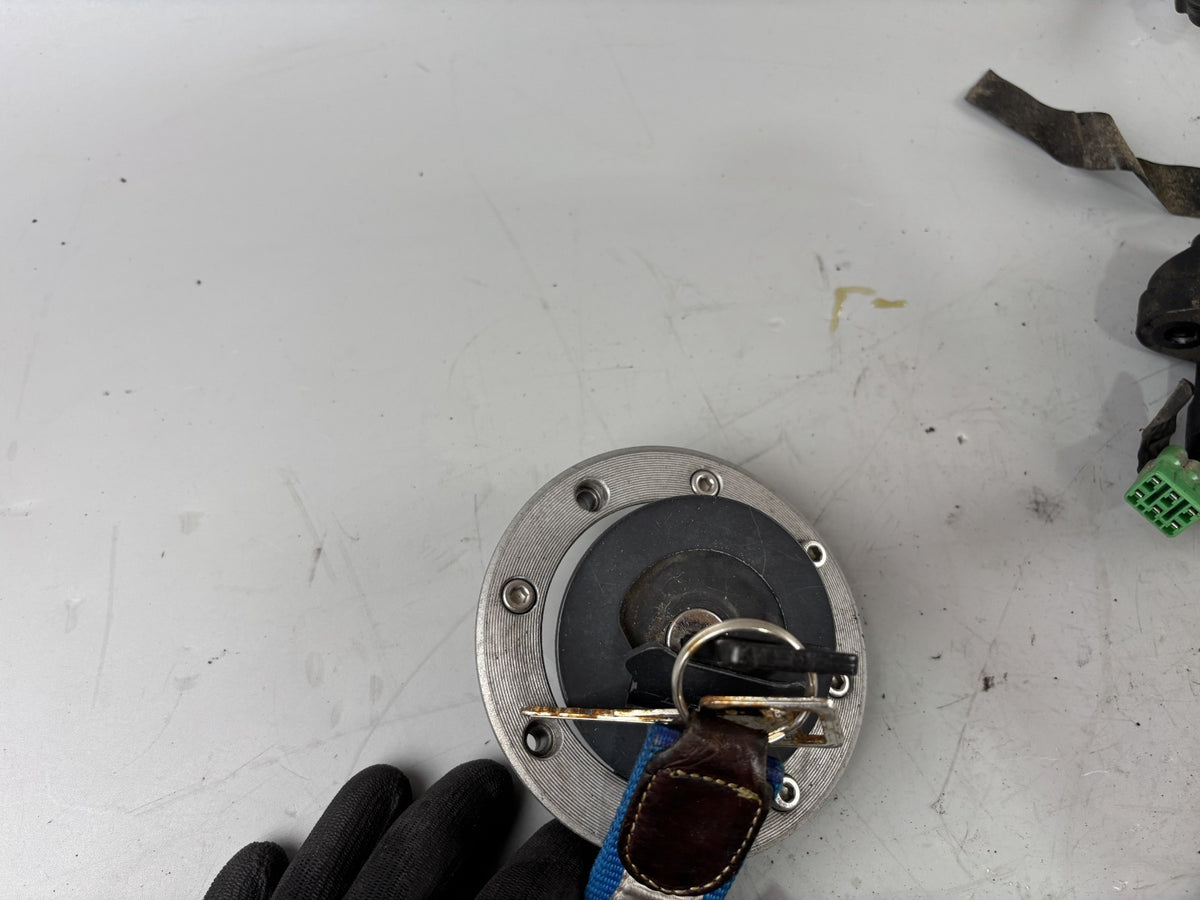 Suzuki GSX-R 1100 W GU75C Schlosssatz Key Lock Sitzbank Zündschloss Tankschloss