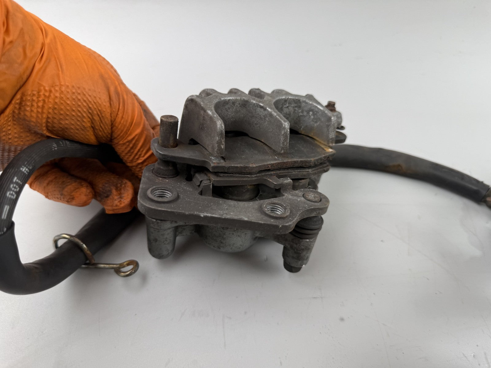 Kawasaki ZR-7 ZR750F Bremsanlage Brake Bremse Sattel Pumpe hinten back