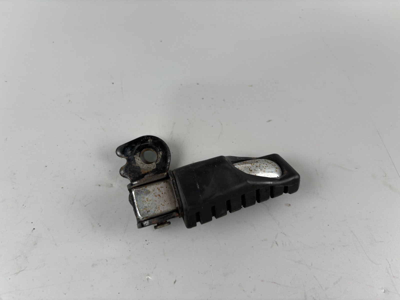 Kawasaki EX500D GPZ500S Fußraste Foot Hangers Step hinten back rechts right