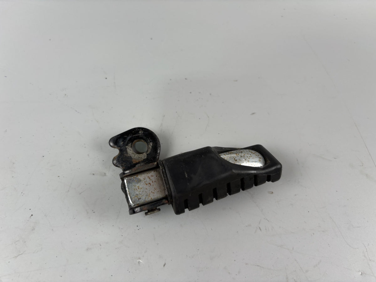Kawasaki EX500D GPZ500S Fußraste Foot Hangers Step hinten back rechts right