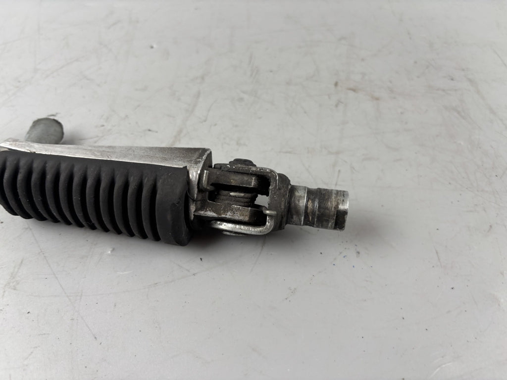 Yamaha FZS600 Fazer RJ02 Fußraste Foot Hangers Step rechts right vorne front