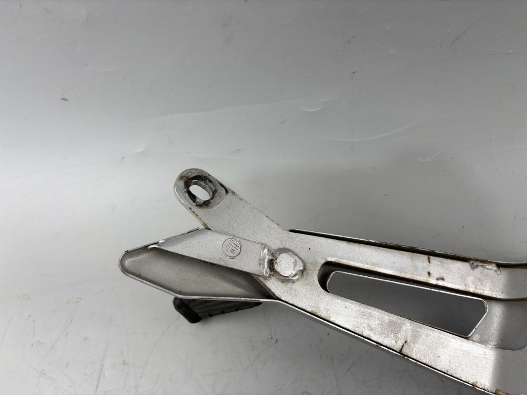 Yamaha YBR 125 RE05 Fußrastenanlage Fußraste rechts links Steps Hangers Halter