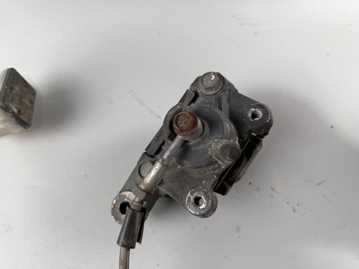 Suzuki GSF600 GN77B Bandit Bremse hinten Brake Back Bremsanlage Sattel Pumpe