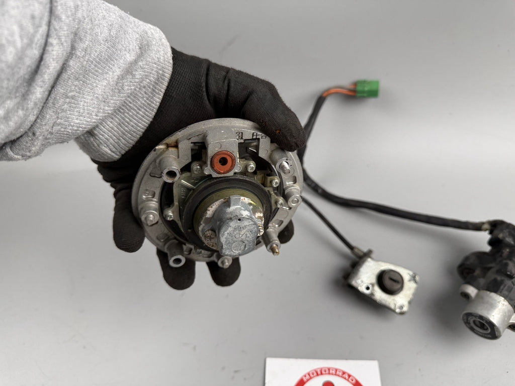 Suzuki GSX 750 AE Inazuma Schlosssatz Key Zündschloss Tankschloss Lock