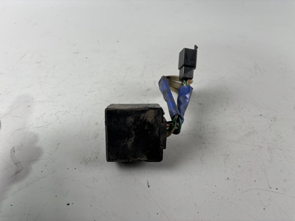 Honda VF 750 F RC15 Relais Eletric Stop Tail
