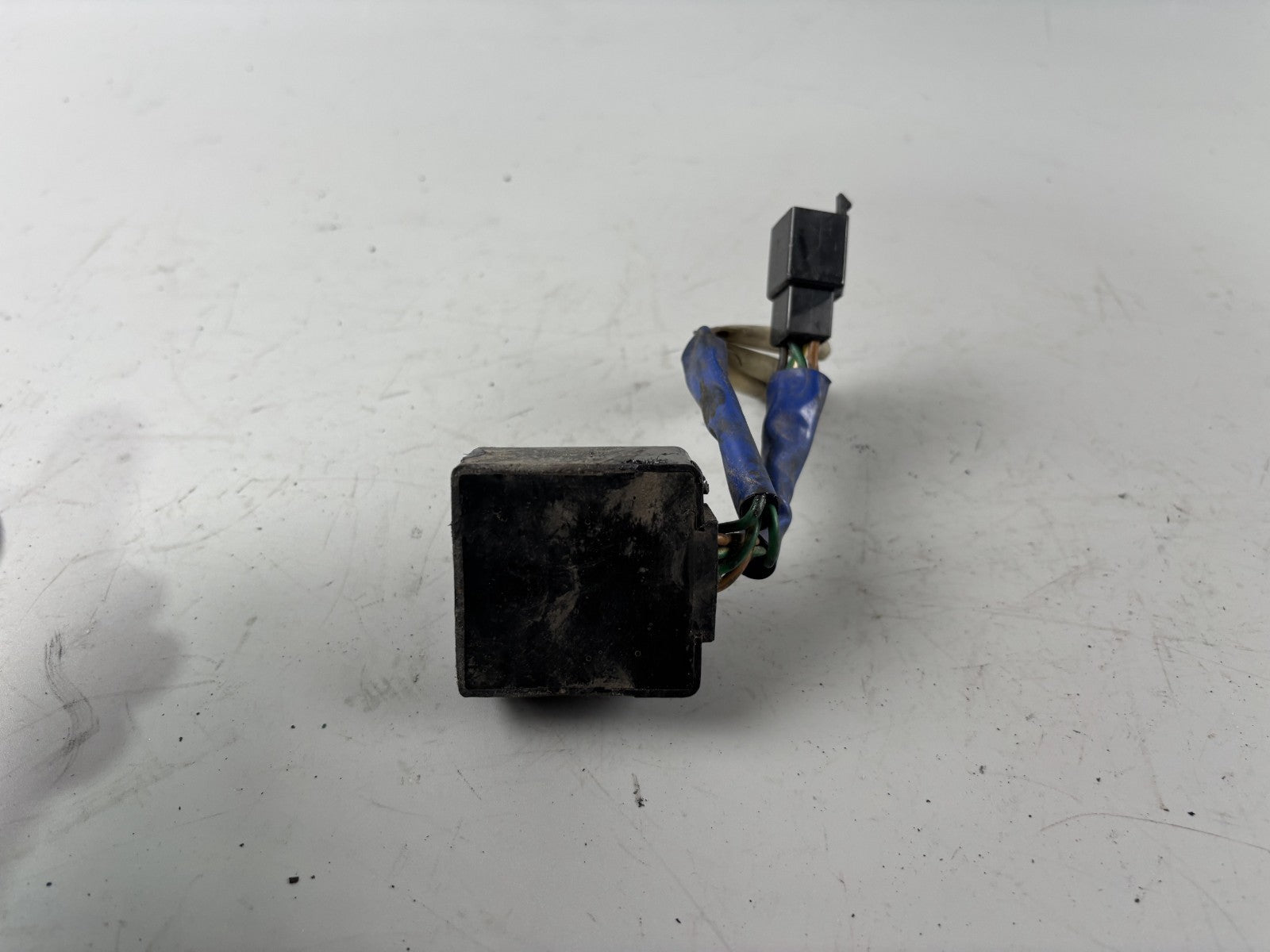 Honda VF 750 F RC15 Relais Eletric Stop Tail