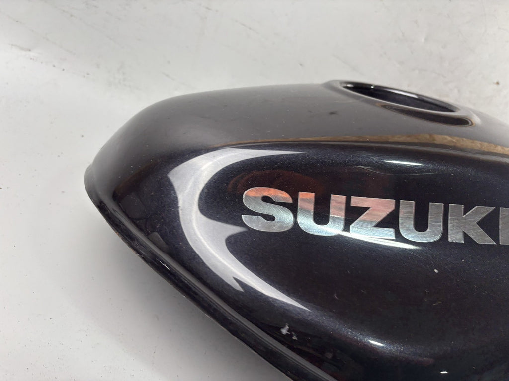 Suzuki GSF600 GN77B Tank Benzintank Fuel Gas Gasoline Kraftstofftank Treibstoff