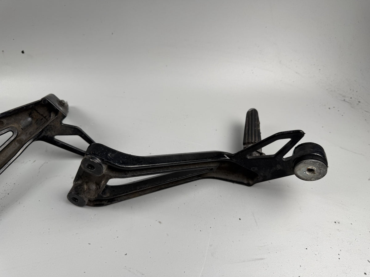 Suzuki GSX 750 AE Inazuma Achse Soziusfußrasten Steps Hangers Beifahrer