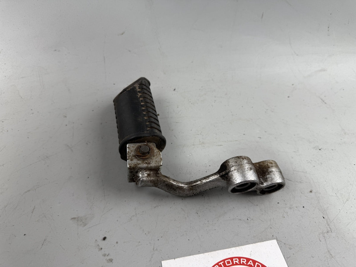 Suzuki GN250 NJ42A Fußraste Foot Hangers Step links left vorne front