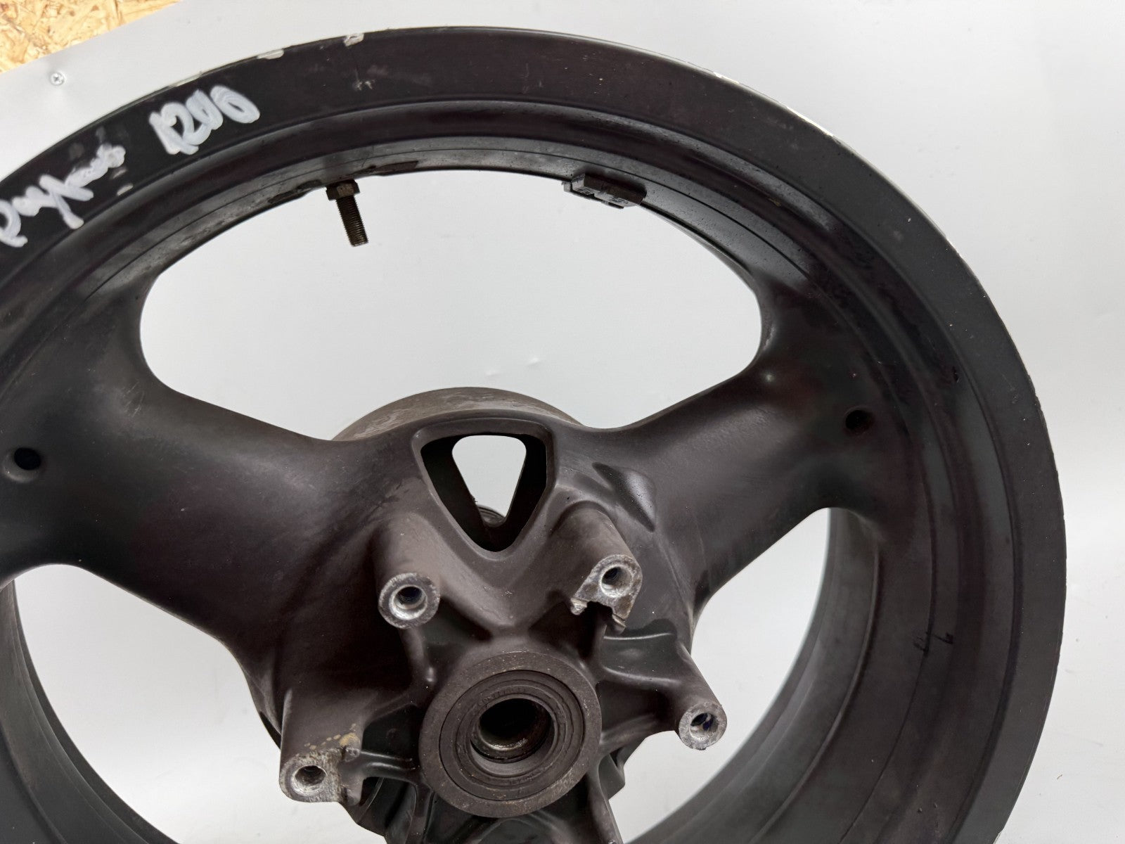 Triumph Daytona 1200 T300D Hinterradfelge Rim hinten back Rad
