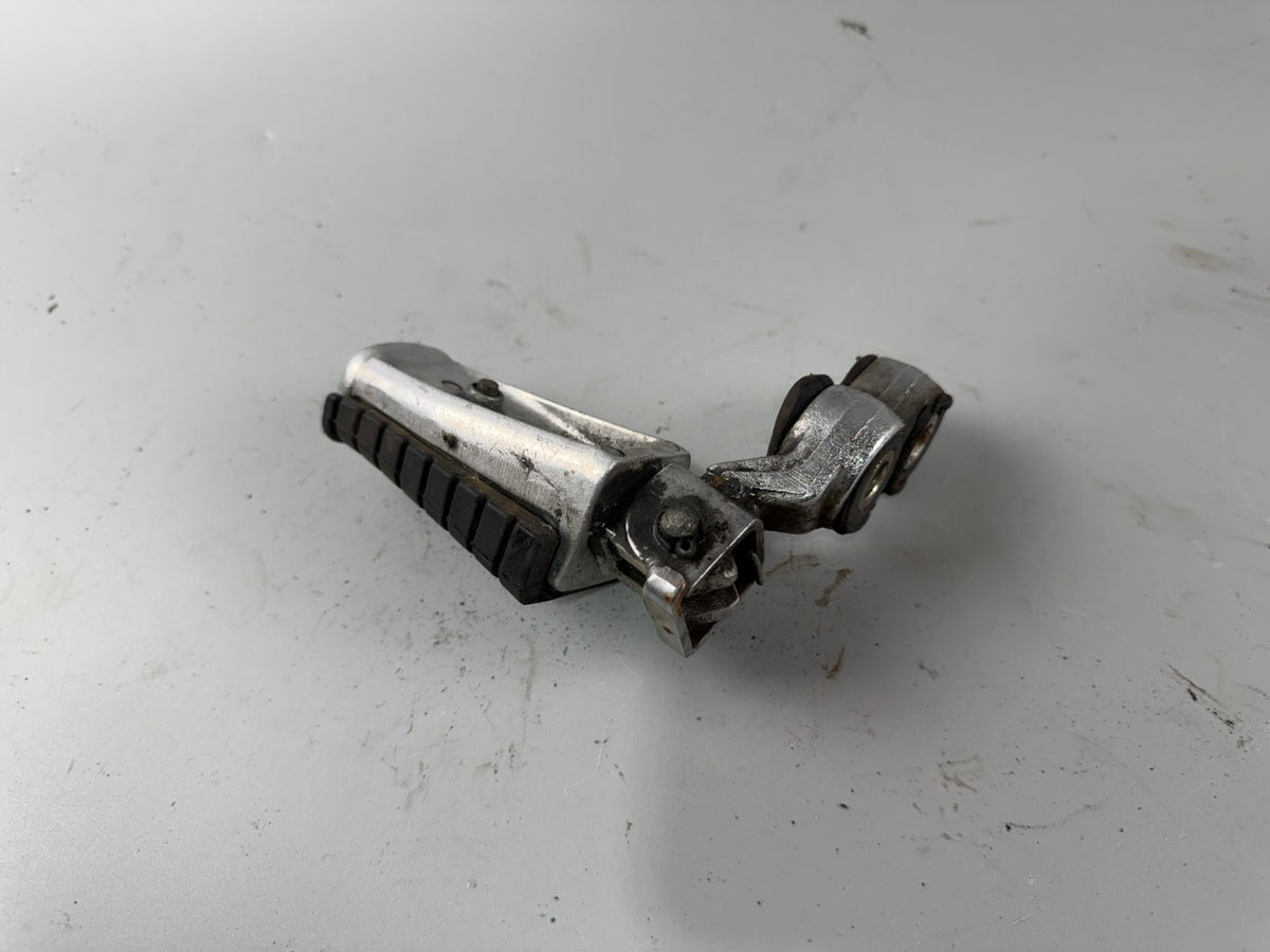 Yamaha XV1100 Virago 3LP Fußraste Halterung Foot Step Hangers rechts right