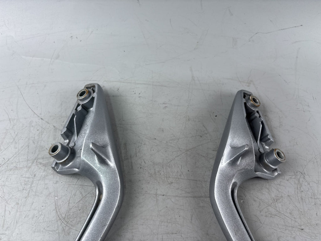 Honda CBF 600 S PC38 Soziusgriff Haltegriff Holder Spoiler Beifahrergriff