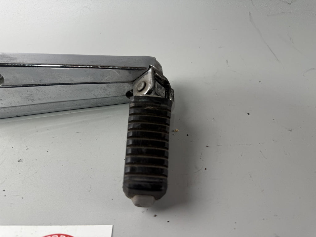 Kawasaki ZL600 Eliminator Fußrastenanlage Foot Step Hangers links left