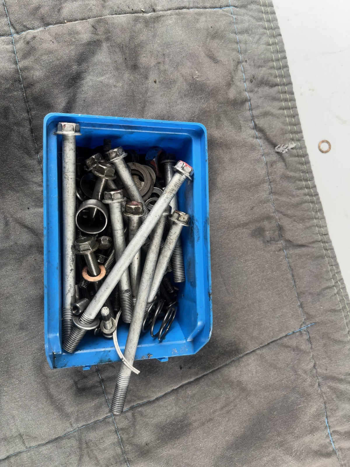 Kawasaki ZRX1100 ZRT10C Schrauben Reste Screws Motor Engine
