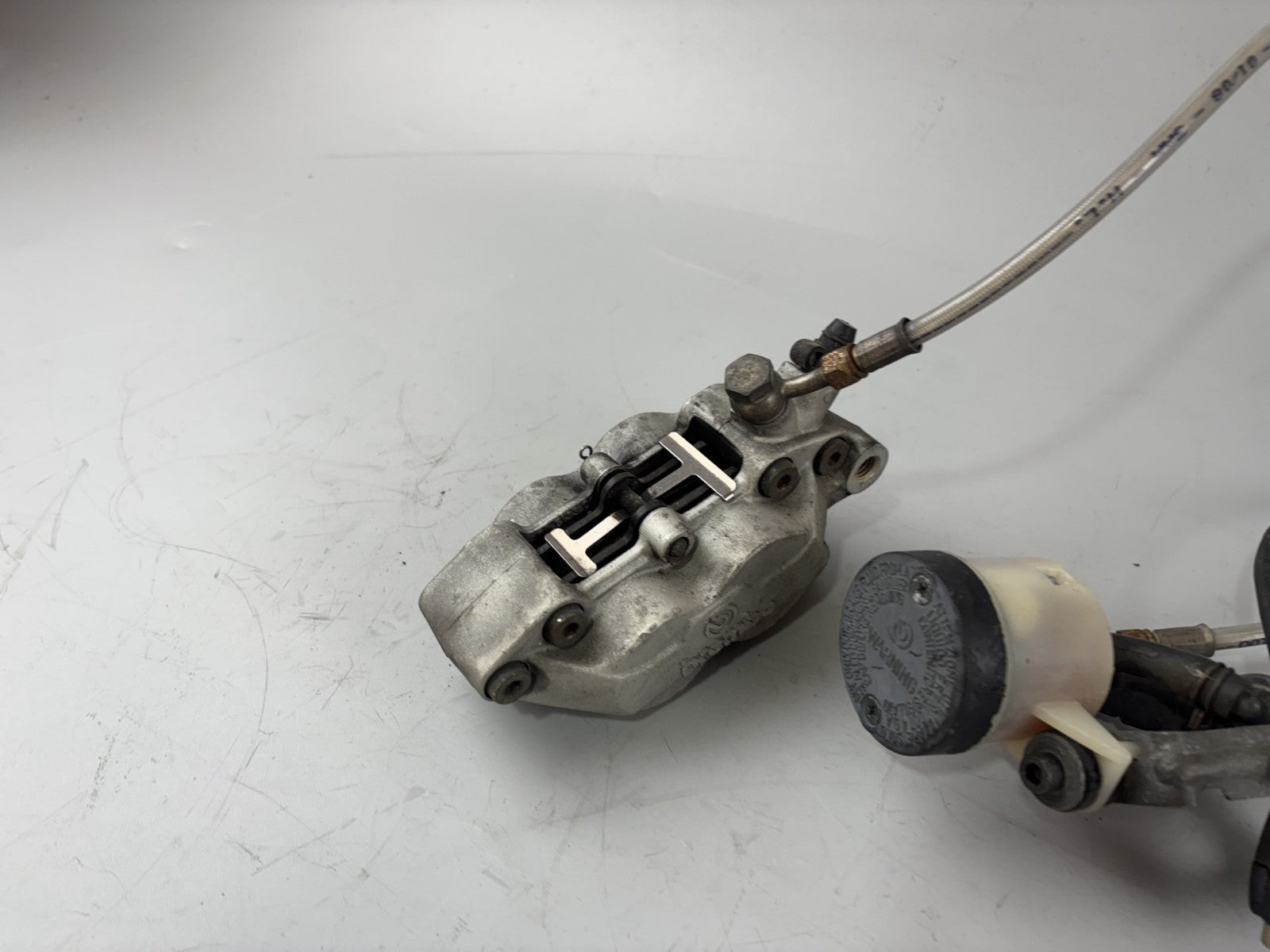 Yamaha SZR 660 Belgarda 4SU Bremse Bremsanlage vorne front Sattel Pumpe Leitung