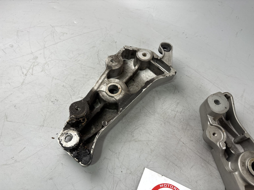 Honda CBF 600 S PC38 Fußrastenhalter Fußrastenhalteplatte Plate Holder