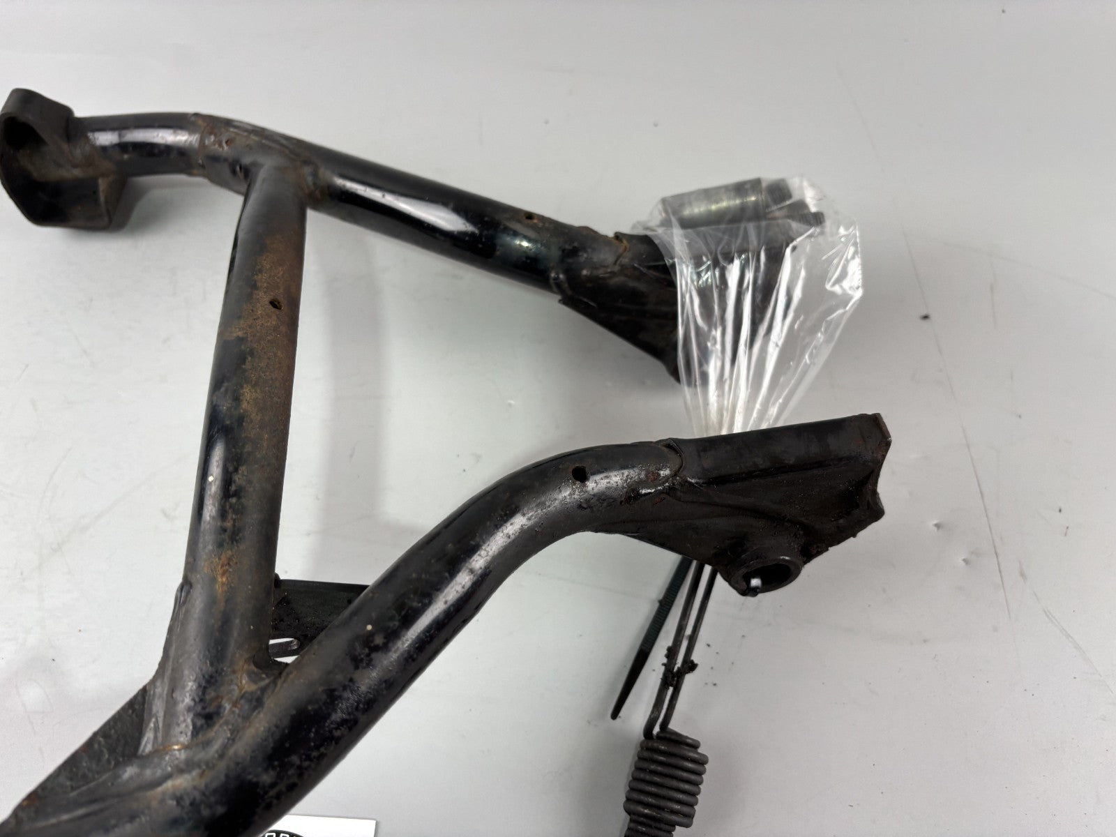 Suzuki GSX 750 F AK11 Hauptständer Mainstand Holder Halter