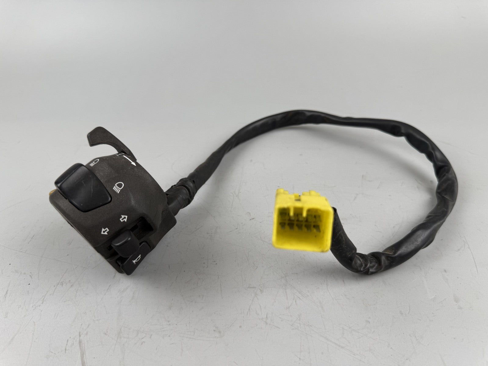 Suzuki GSX750 AE Inazuma Lenkerschalter links left Handlebar Choke Switch