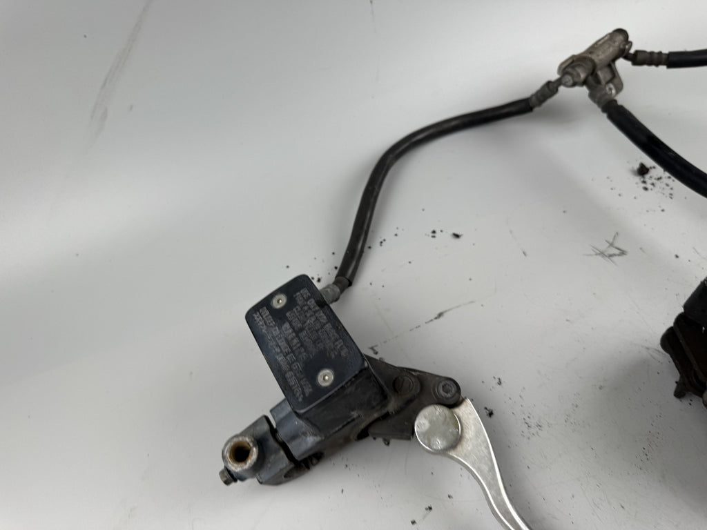 Suzuki GSF600 GN77B Bandit Bremsanlage Brake Bremse front vorne Sattel Pumpe
