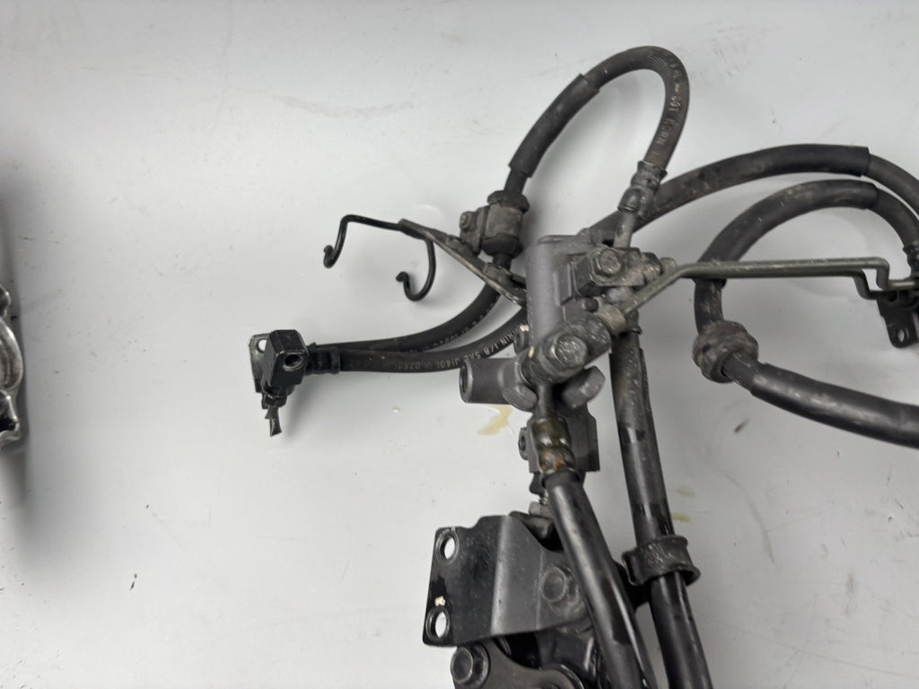 Honda CBR 1000F SC24 Bremsanlage Bremse Brake Sattel Pumpe vorne front