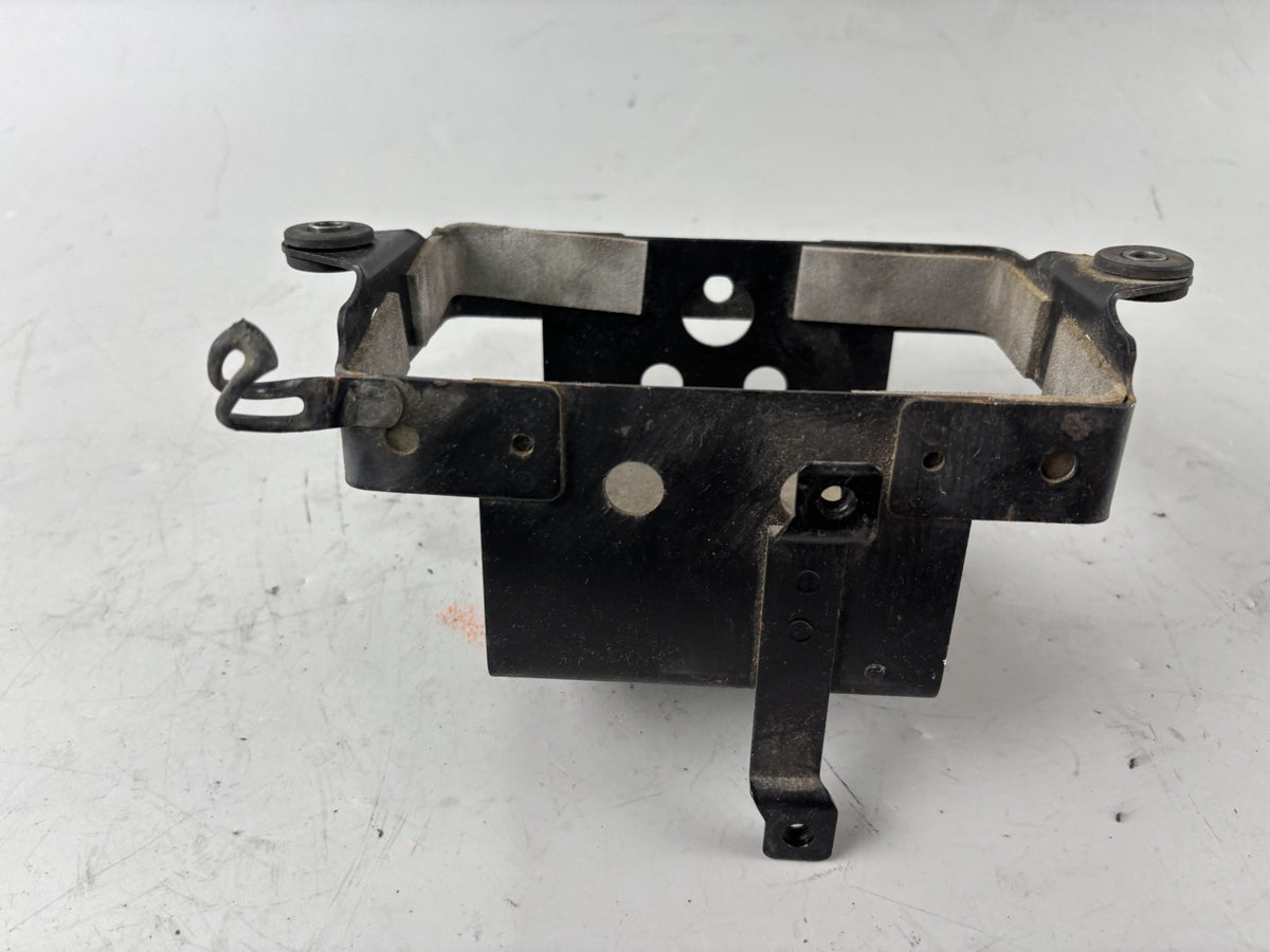 Suzuki GSX 750 AE Inazuma Batteriefach Batteriekasten