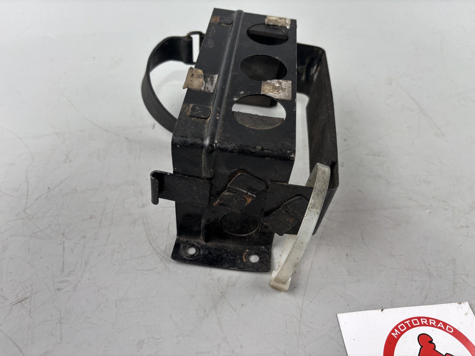 Suzuki GSX-R 750 W GR7BB Batteriekasten Holder Halterung
