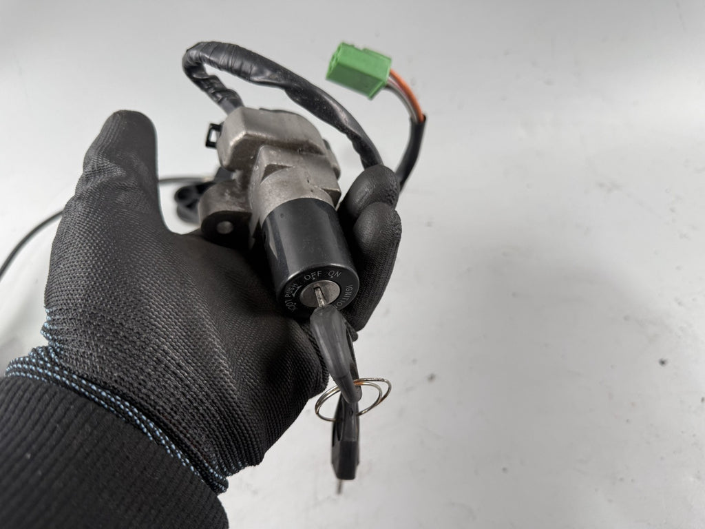 Suzuki GS 500 E GM 51 B Schlosssatz Zündschloss Tankschloss Lock Key