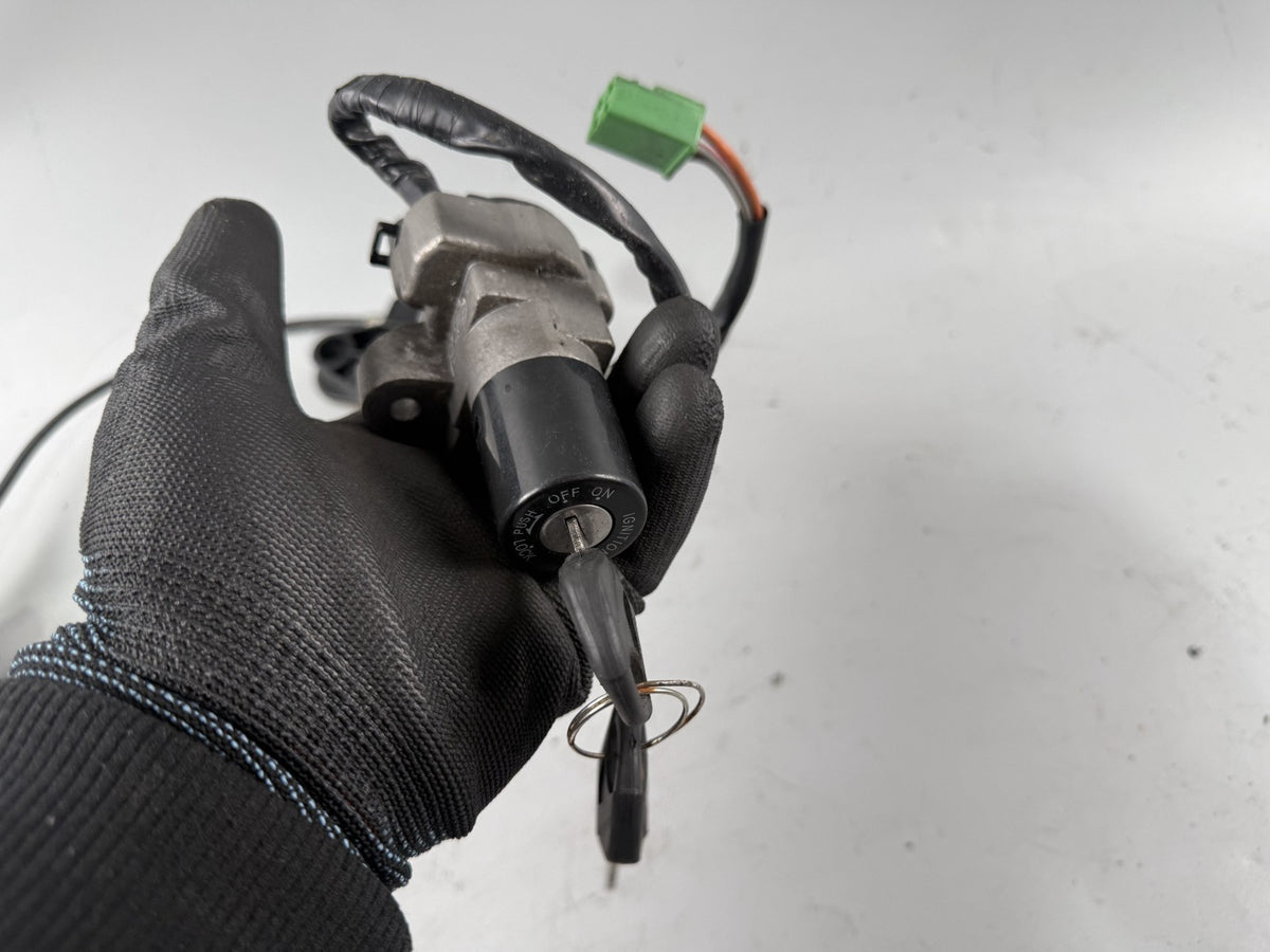 Suzuki GS 500 E GM 51 B Schlosssatz Zündschloss Tankschloss Lock Key