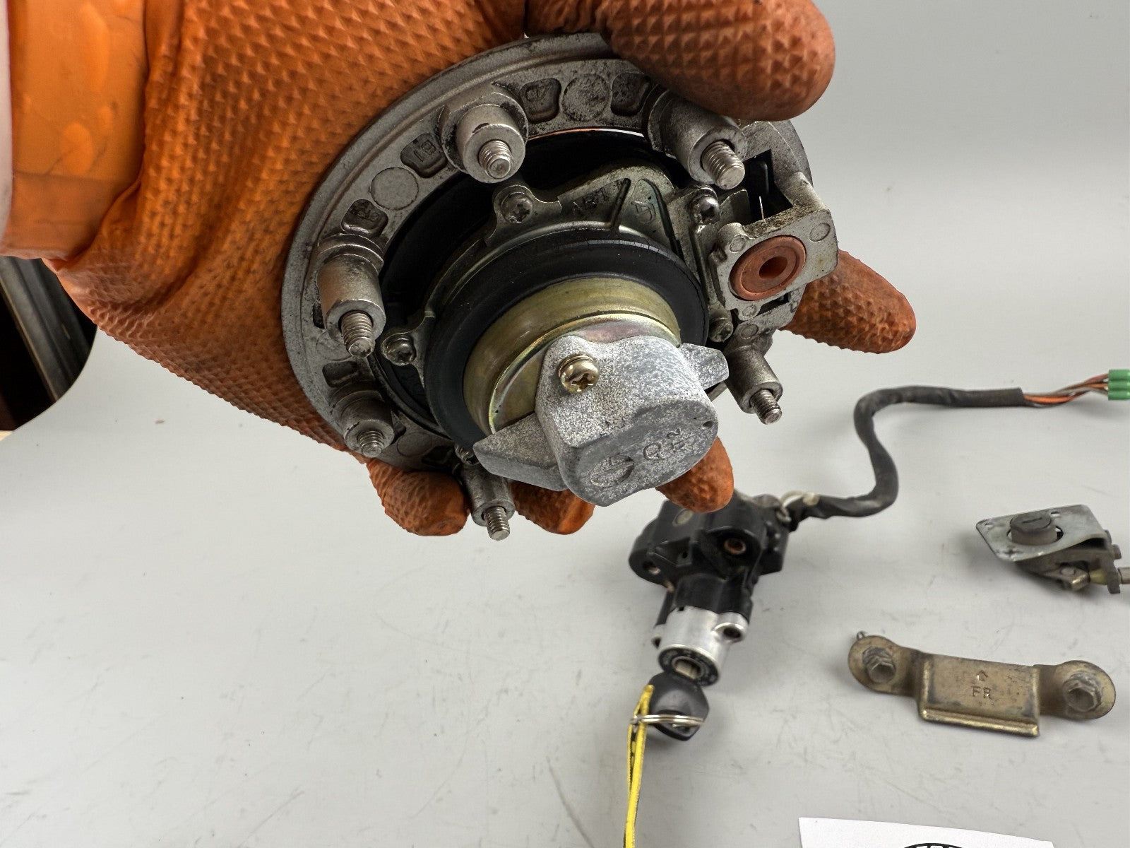 Suzuki GSX750 AE Inazuma Schlosssatz Key Zündschloss Tankschloss Lock
