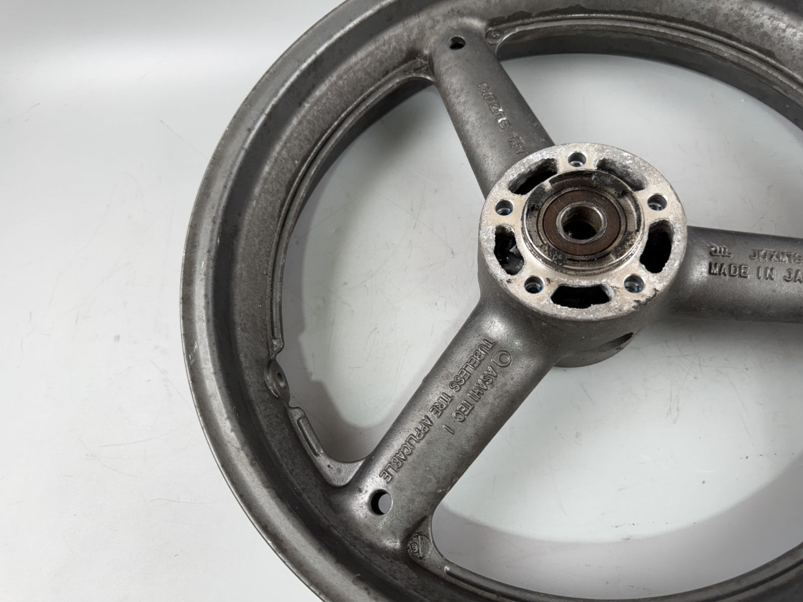 Suzuki GSX750 AE Inazuma Vorderradfelge Rim vorne front Rad Felge