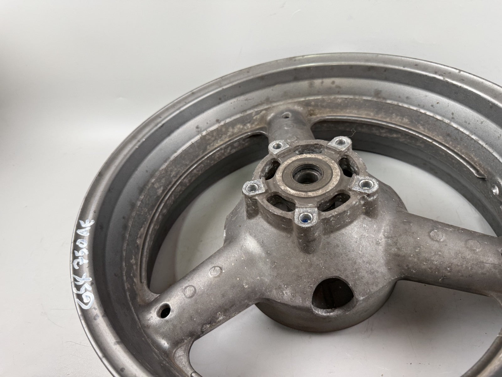 Suzuki GSX750 AE Inazuma Hinterradfelge Rim back hinten Rad Felge