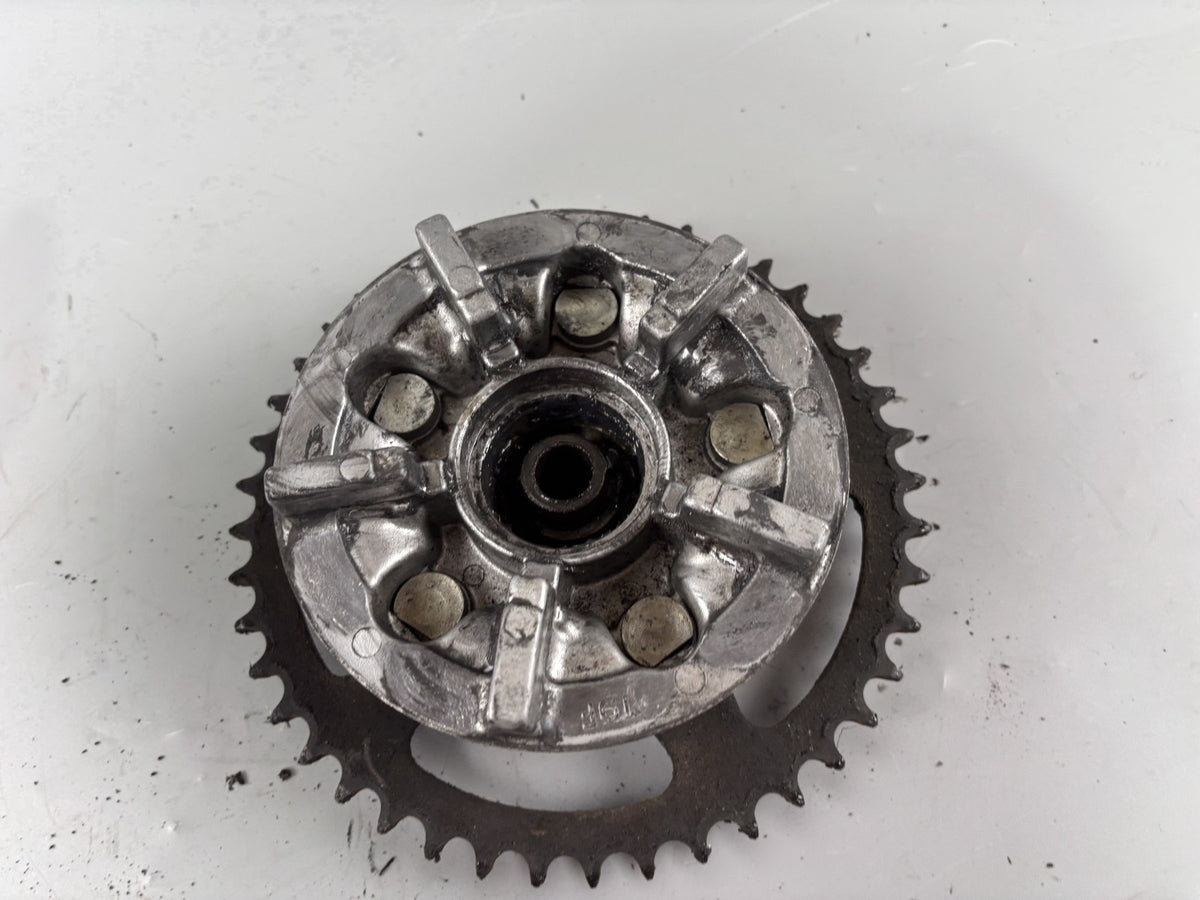 Suzuki SV650 S AV Kettenrad Kettenradträger Chain Antrieb