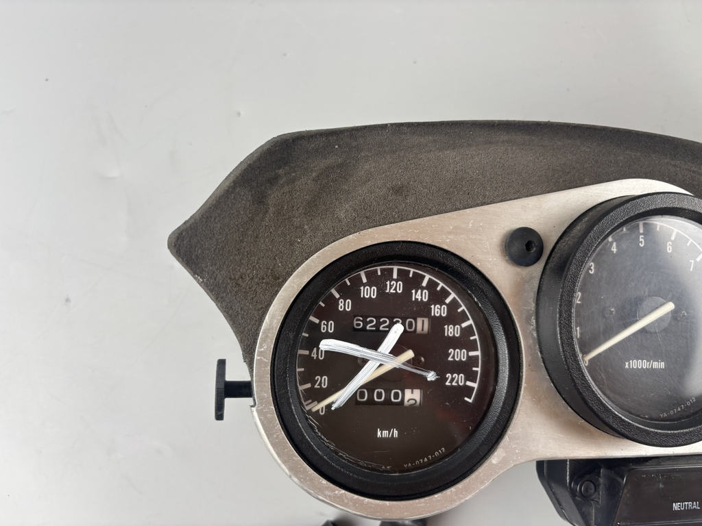 Yamaha TDM 850 3VD Tacho Speedometer DZM Drehzahlmesser Cockpit Instrumente