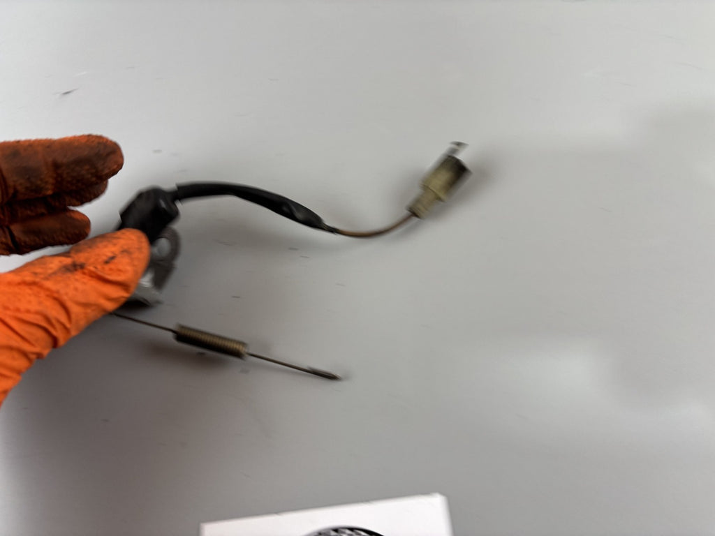 Triumph Daytona 955 T 595 Bremslichtschalter Brake Switch Bremse hinten