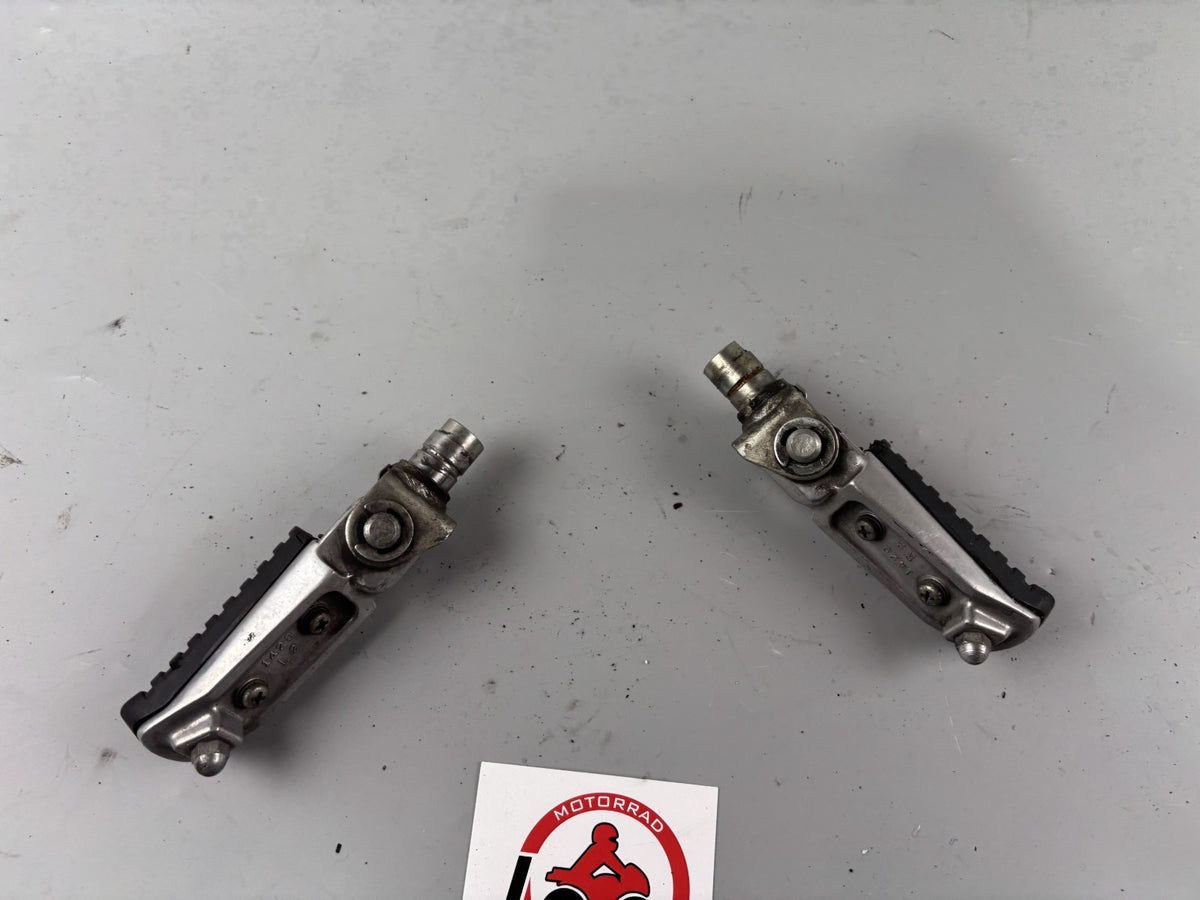 Kawasaki ZRX1100 ZRT10C Fahrerfußrasten Foot Step Hangers Driver vorne front