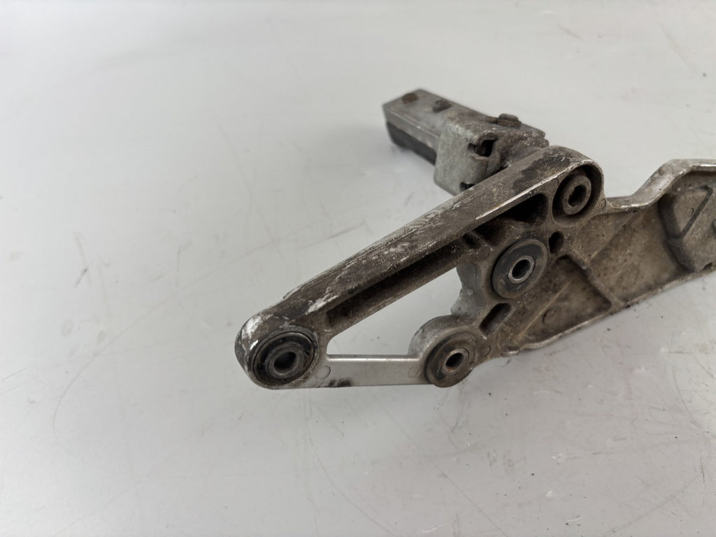 Suzuki GSX-R 1100 W GU75C Fussraste mit Halter links Fussrastenanlage Hangers