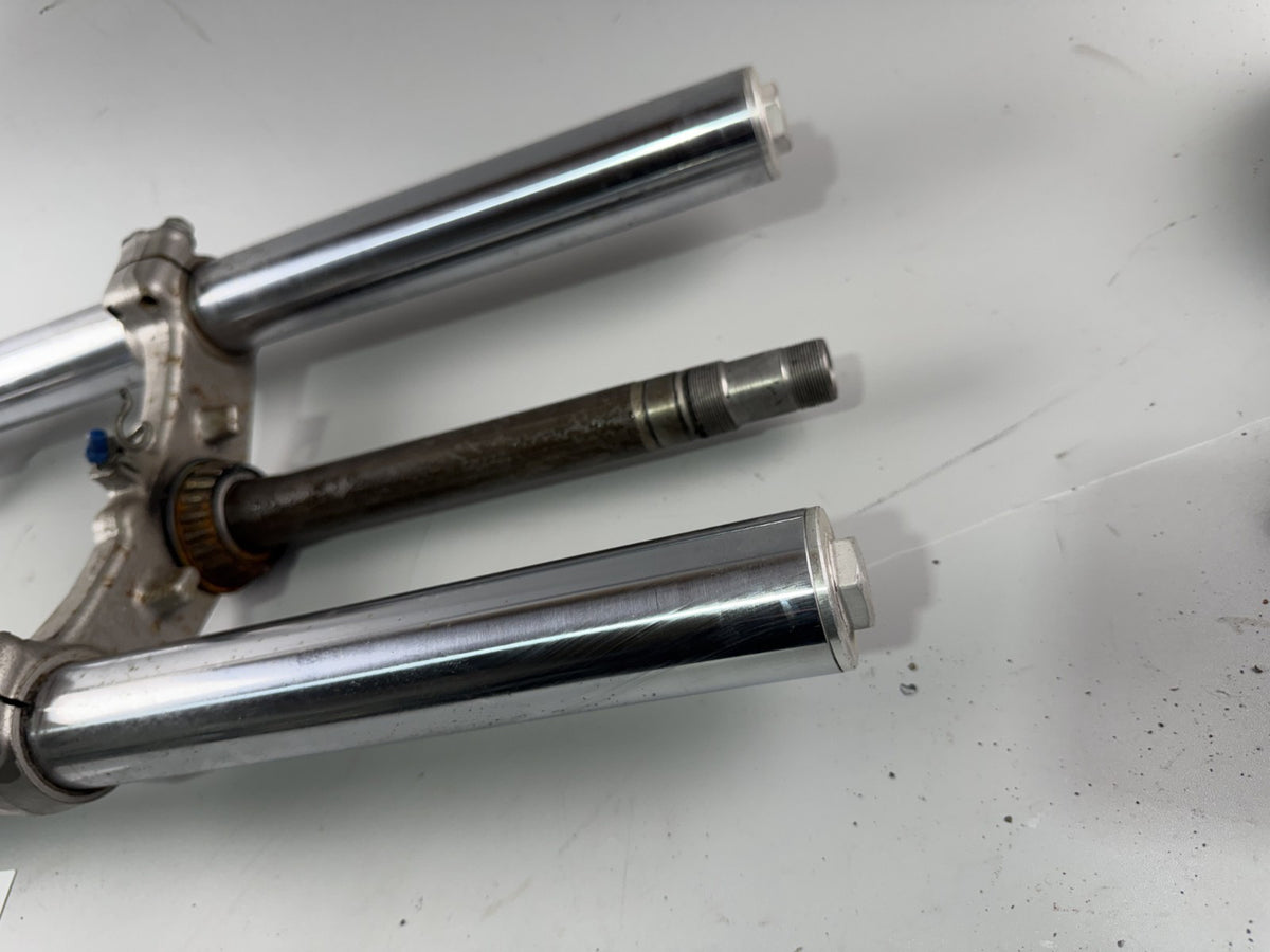 Suzuki GSF600 GN77B Bandit Gabel Standrohr Tauchrohr Fork Absorber Federung Shok