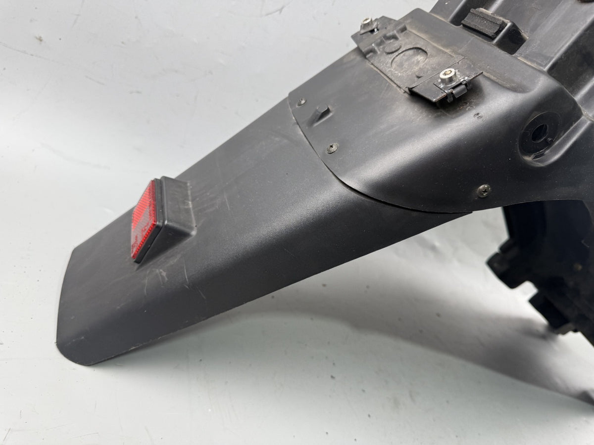 Yamaha XJ 600 Diversion 4BR Heckuntersicht unter Verkleidung Radlauf Fender