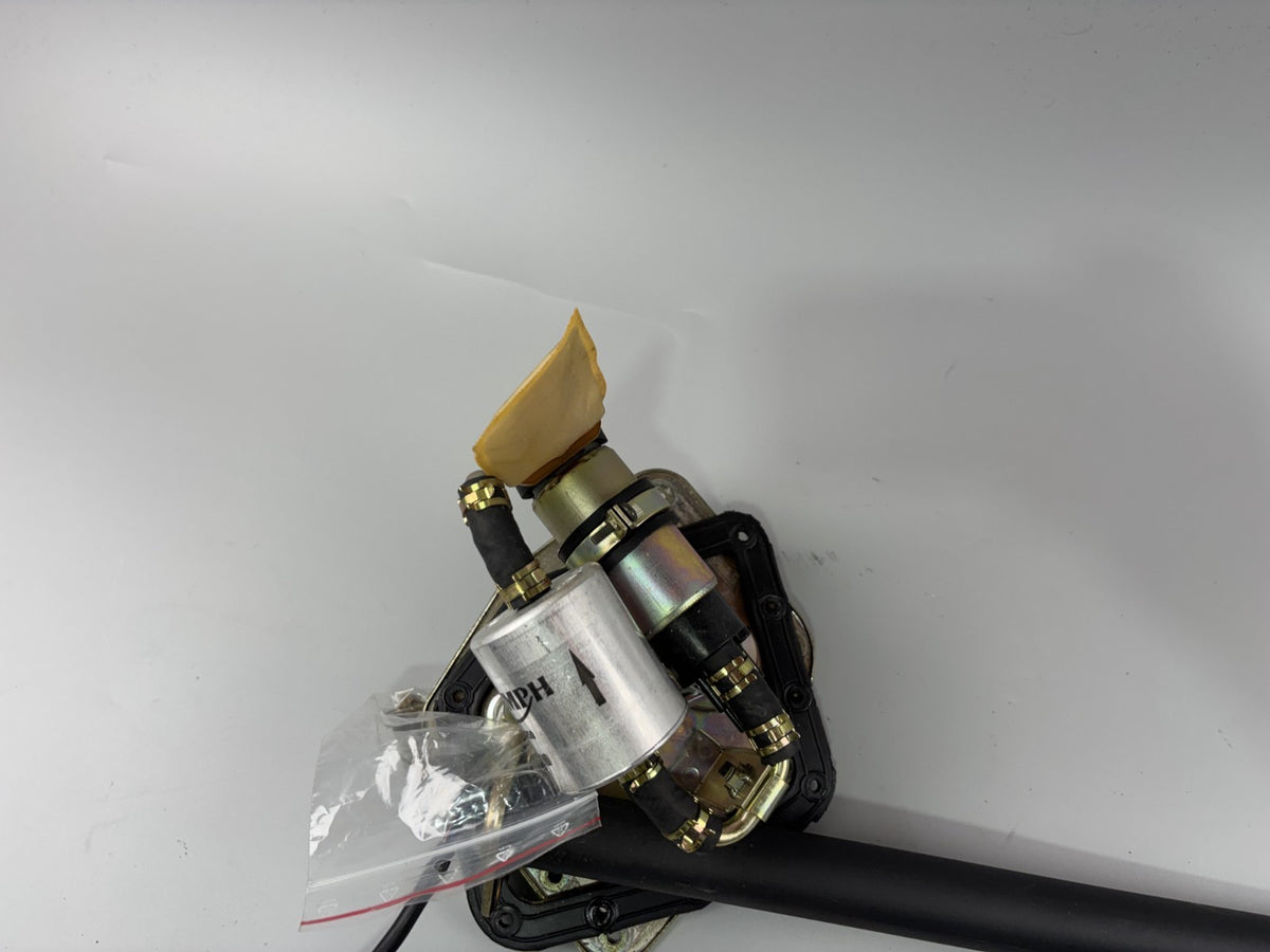 Triumph Daytona 955i T595 N 2002 Benzinpumpe Kraftstoffpumpe petrol pump Hahn