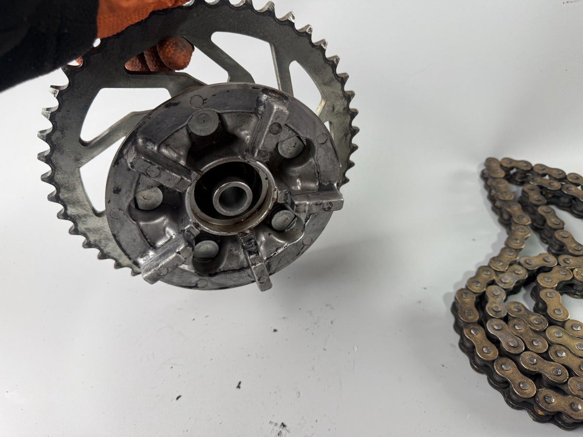 Suzuki GSF 600 Bandit POP WVA8 Kettensatz Kettenkit Chain Kettenrad Träger