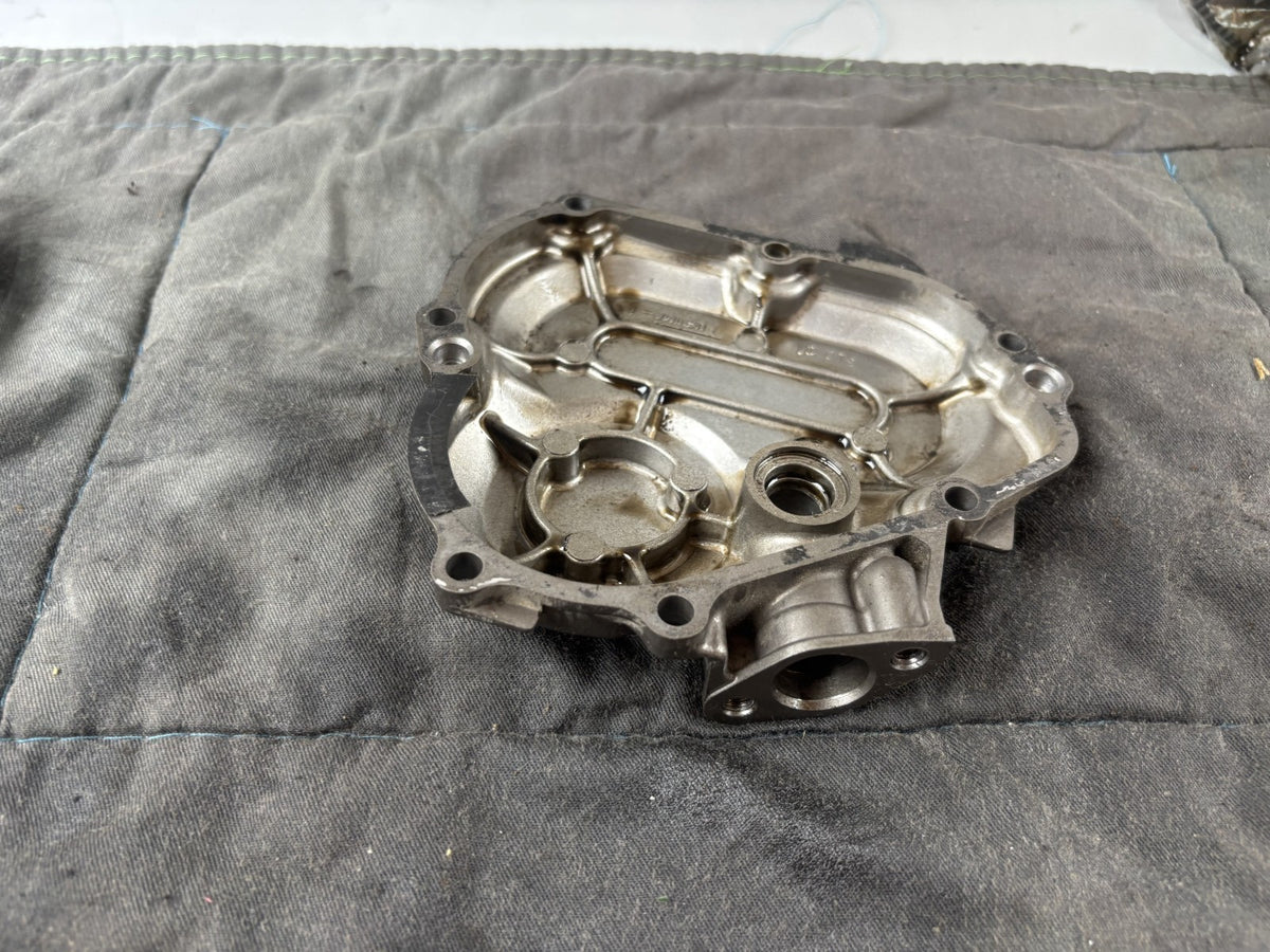 Yamaha TDM 850 3VD Ölpumpendeckel Motordeckel Cover Clutch Motor Engine